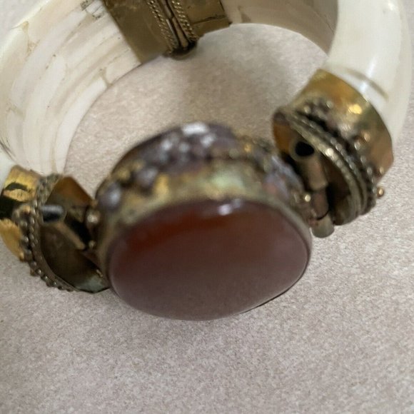 Vintage Buffalo Bone & Brass With Large Brown Agate Stone Unisex A217 - Picture 7 of 9
